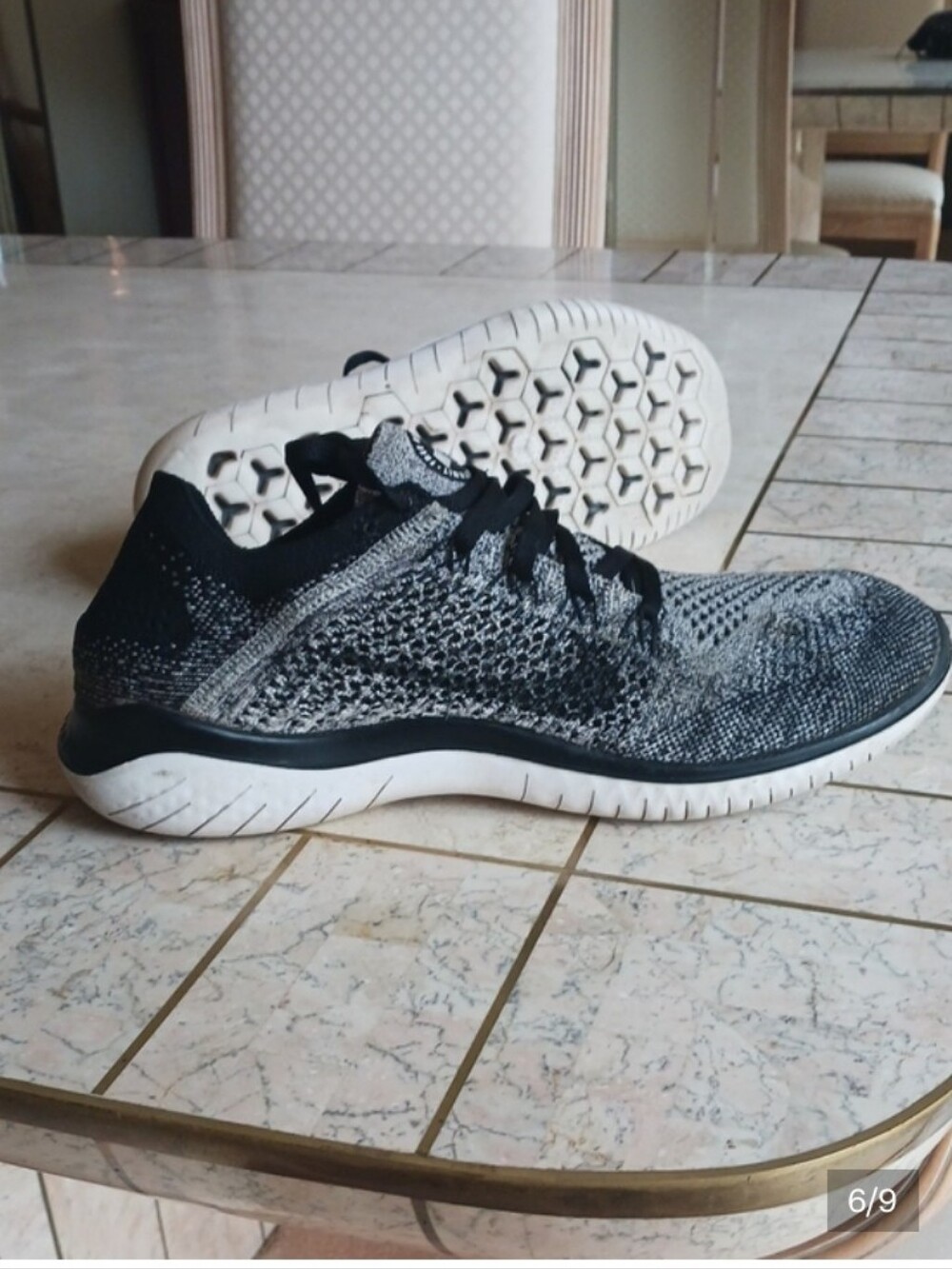 Nike- Women's Size 10, pre-owned 2018 Flyknit Running Shoes...exellent Cond.